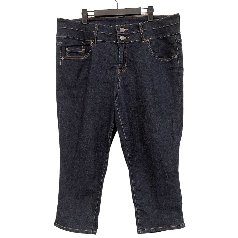 Torrid Women's Cropped Denim Blue Jeans Double Button Closure, Size 18R